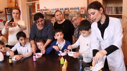 Неделя науки в библиотеке Хасавюрта завершилась увлекательным мастер-классом