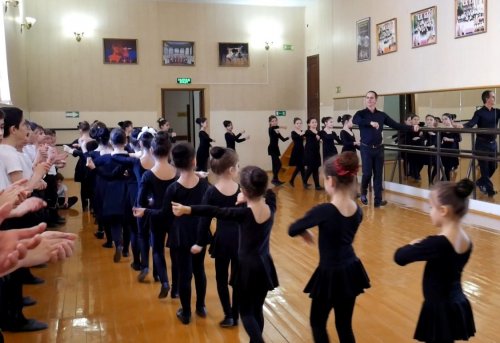 Открытые показательные уроки по хореографии прошли в Хасавюрте