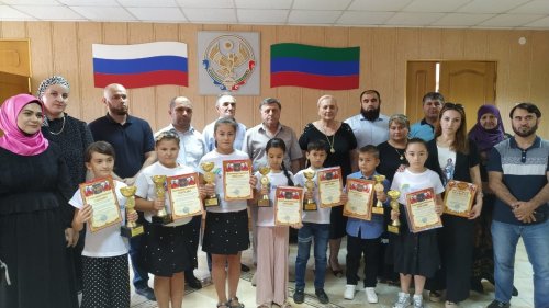 Глава Хасавюрта Зайнудин Окмазов встретился с победителями олимпиад по ментальной арифметике