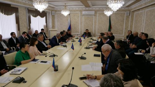 Глава Хасавюрта провел аппаратное совещание актива города