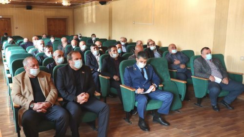 В Хасавюрте вручили удостоверения двум новым депутатам