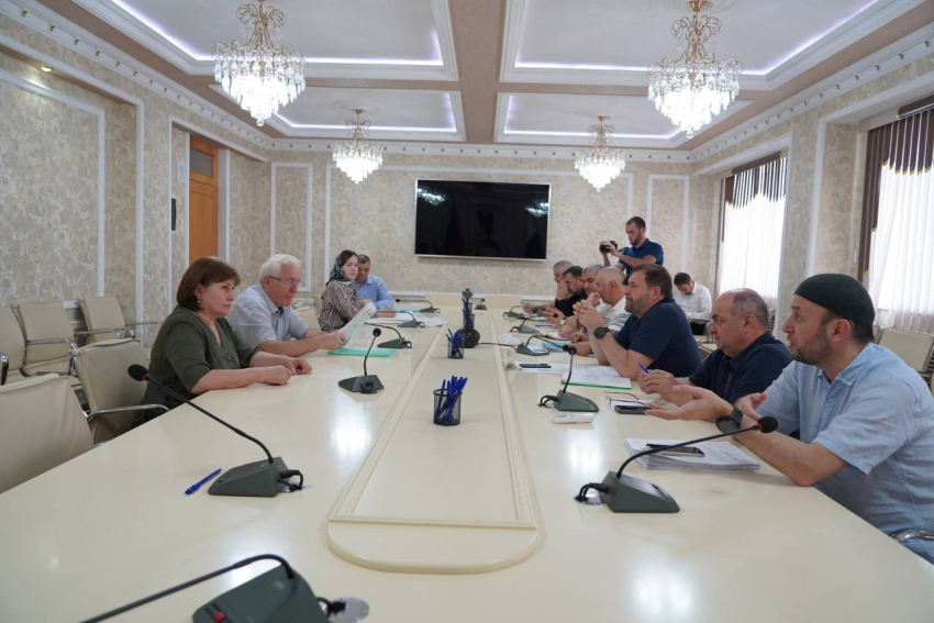 Глава Хасавюрта Корголи Корголиев провел прием граждан