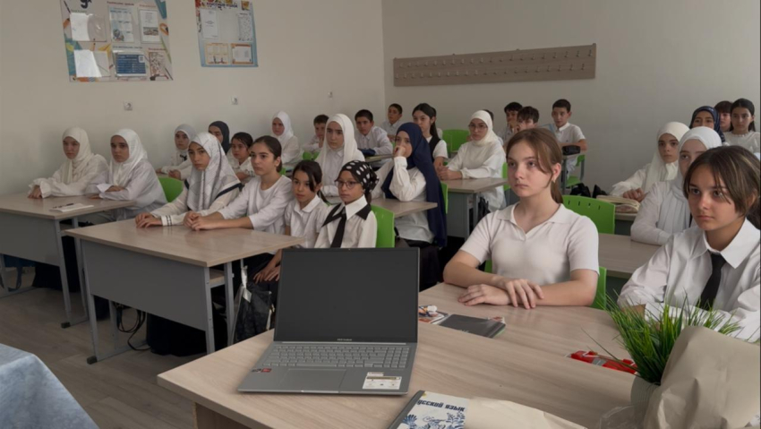 В Хасавюрте состоялась памятная встреча ко Дню солидарности в борьбе с терроризмом