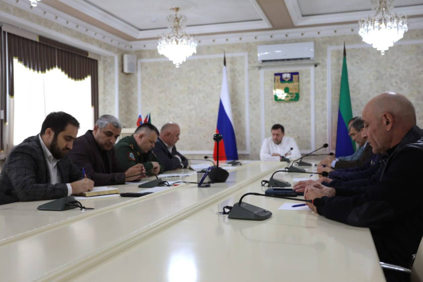 Глава Хасавюрта обсудил готовность комиссии к работе в преддверии осеннего призыва