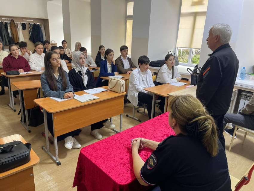 Лекторские группы в Хасавюрте продолжают работу с молодежью