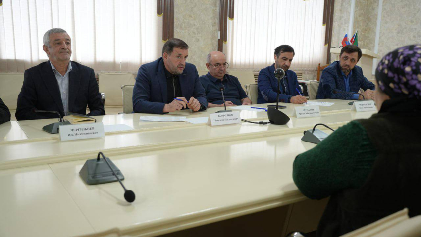 Глава Хасавюрта Корголи Корголиев провел личный прием граждан
