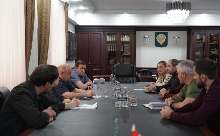 Корголи Корголиев провёл рабочую встречу с руководством АО «Единый оператор Республики Дагестан в сфере водоснабжения и водоотведения»