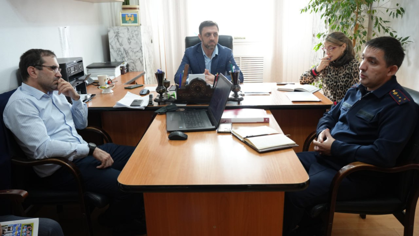 В Администрации Хасавюрта обсудили вопросы реализации пробации и социальной адаптации граждан, освободившихся из мест лишения свободы