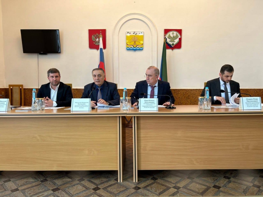 Администрация Хасавюрта приняла участие в заседании северной зональной рабочей группы по вопросам легализации теневой экономики