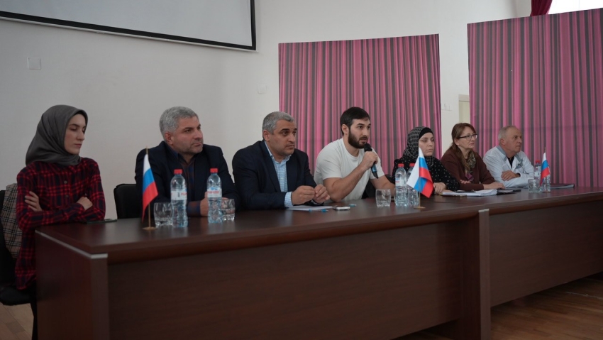 В Хасавюрте состоялось совещание по вопросам профилактики полиомиелита и вакцинации детей