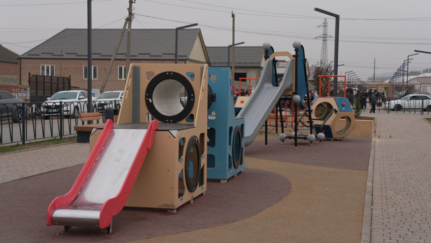 В Хасавюрте открыта аллея по улице имени Громаковского