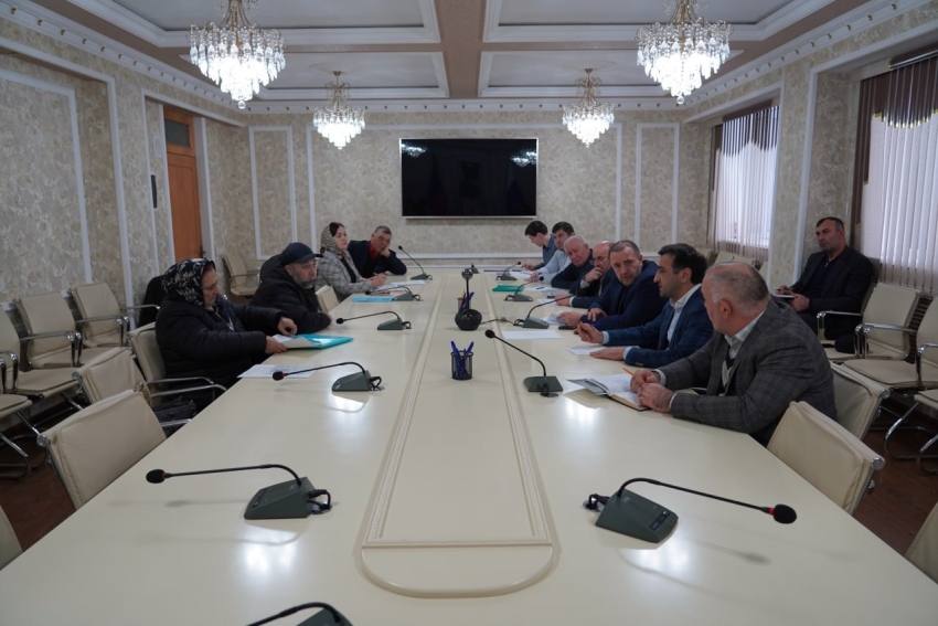 В Хасавюрте состоялся еженедельный прием граждан под руководством Корголи Корголиева