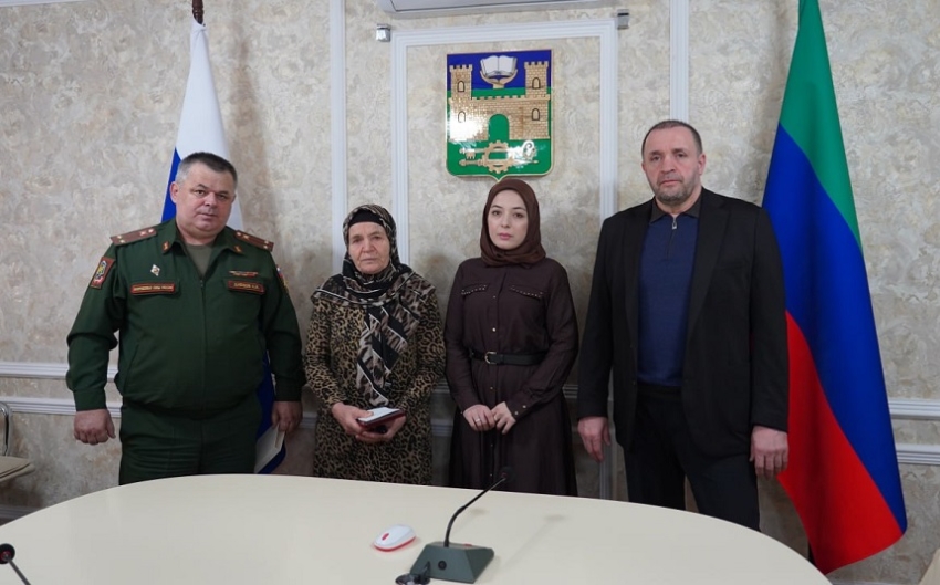 Корголи Корголиев передал орден Мужества семье погибшего участника СВО Саида Халиева