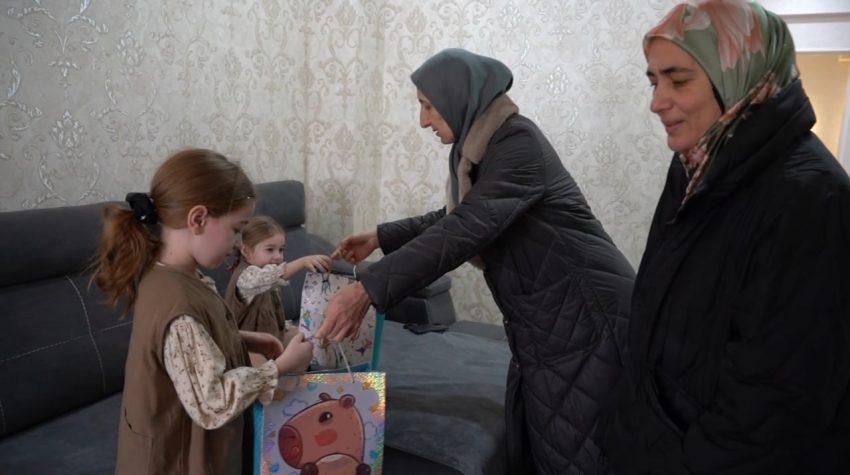 В Хасавюрте передали новогодние подарки для детей участников СВО