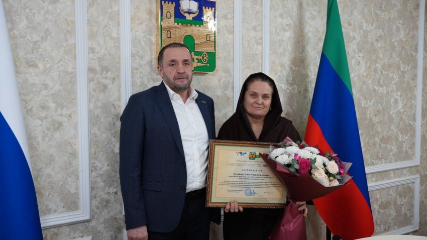 Корголи Корголиев вручил Почетные грамоты и Благодарственные письма за труд и вклад в развитие города