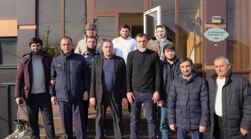 Глава Хасавюрта Корголи Корголиев посетил клинику для реабилитации людей с зависимостями