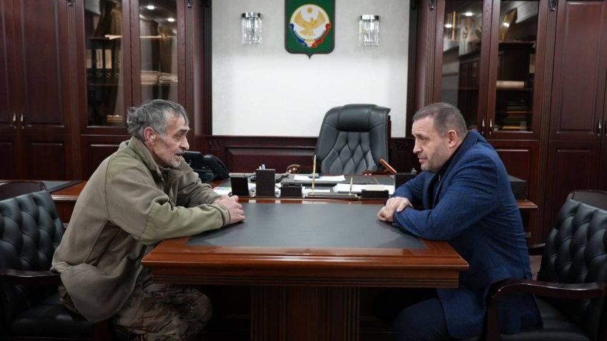 Корголи Корголиев встретился с участником специальной военной операции Хакимом Мухидиновым