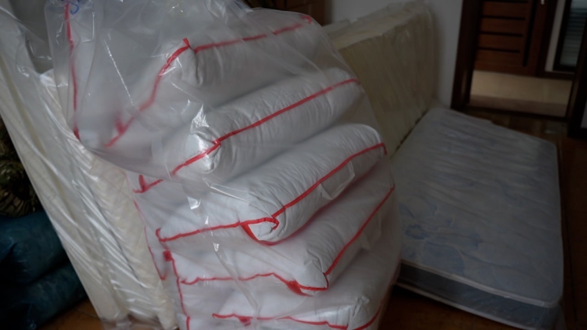 Корголи Корголиев передал в клинику реабилитации матрасы и другие спальные принадлежности 