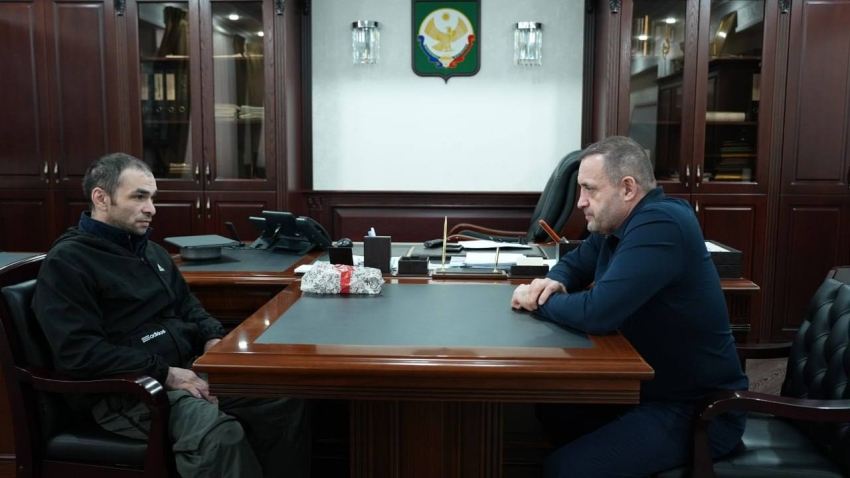 Корголи Корголиев встретился с участником специальной военной операции Заирханом Суйчхановым