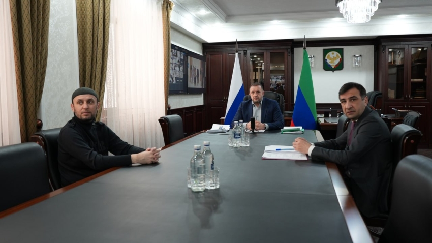 Корголи Корголиев принял участие в совещании по вопросам незаконного строительства 