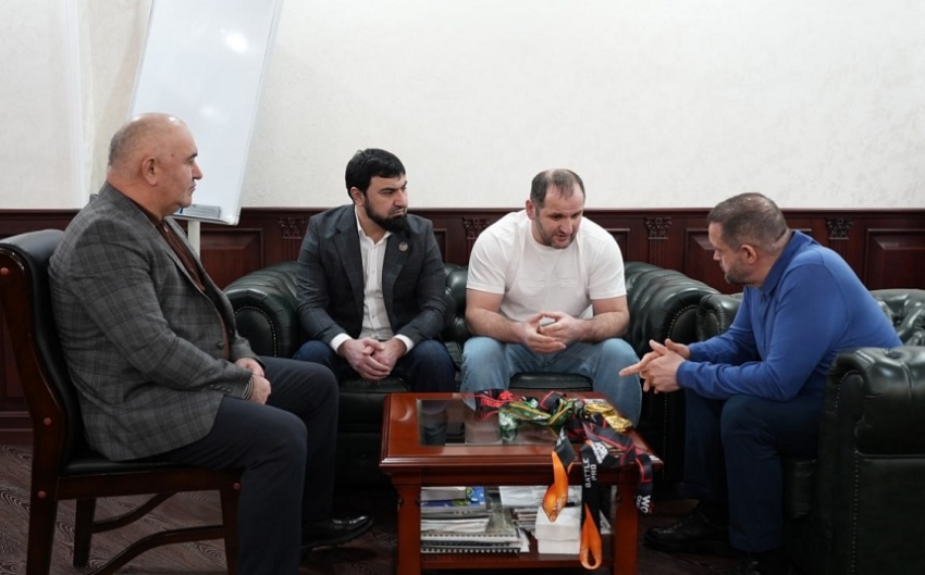 Корголи Корголиев встретился с участником СВО и чемпионом мира по грэпплингу Ибрагимом Юсуповым 