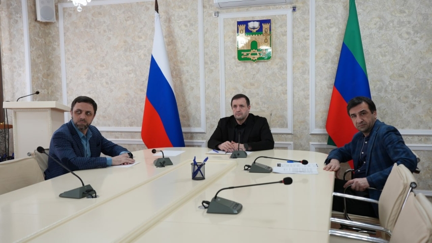 Корголи Корголиев принял участие в ежемесячном заседании Правительства РД