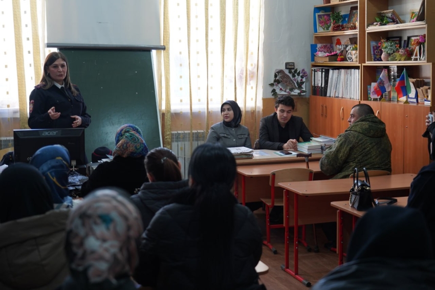 В гимназии №1 г. Хасавюрта состоялась профилактическая встреча с родителями учащихся