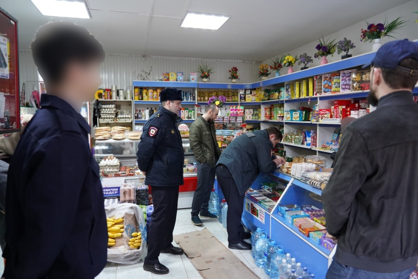 В Хасавюрте проведён рейд по пресечению продажи табачной продукции несовершеннолетним 