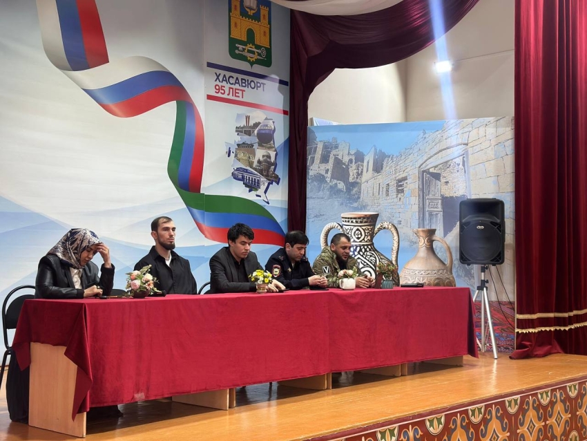 Лекторская группа провела встречу с родителями учащихся в гимназии №3 г. Хасавюрта 