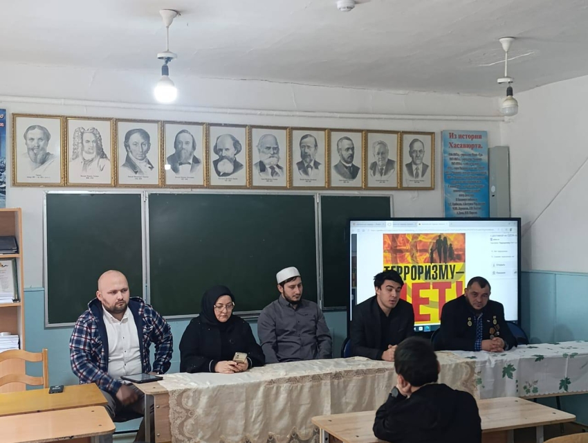 Лекторская группа провела профилактическую встречу с родителями учащихся СОШ № 16 г. Хасавюрта