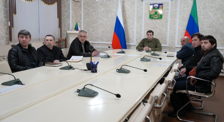 Корголи Корголиев принял участие в совещании по вопросам ликвидации последствий паводков в Дагестане