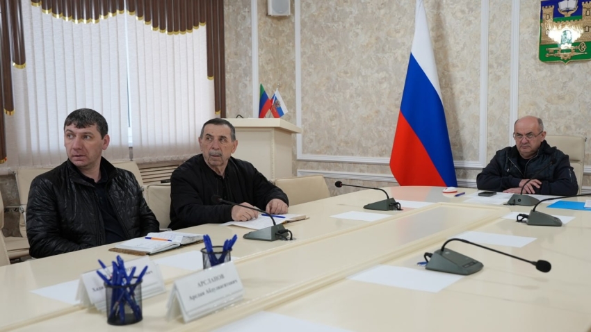 Администрация Хасавюрта приняла участие в очередном региональном совещании по вопросам ликвидации последствий паводков в РД