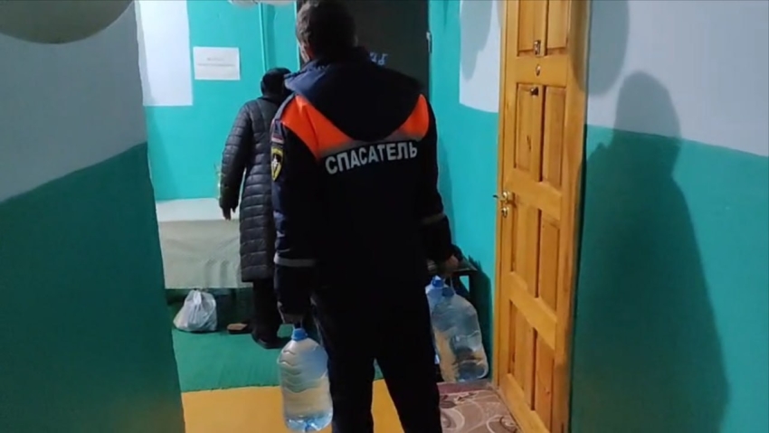 В Хасавюрте проводится адресная доставка бутилированной воды, направленной Главой Дагестана Сергеем Меликовым