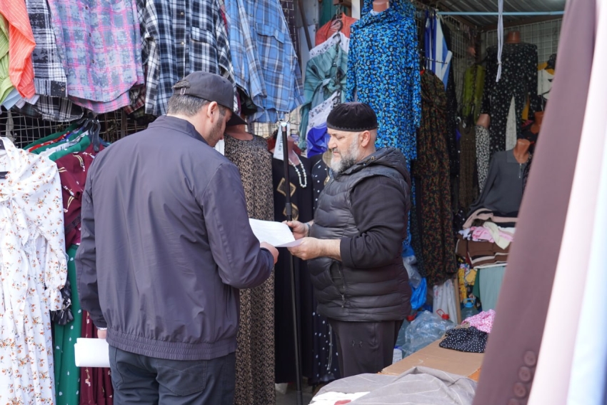 Предпринимателей Хасавюрта проинформировали о запрете торговли у реки Ярык-Су