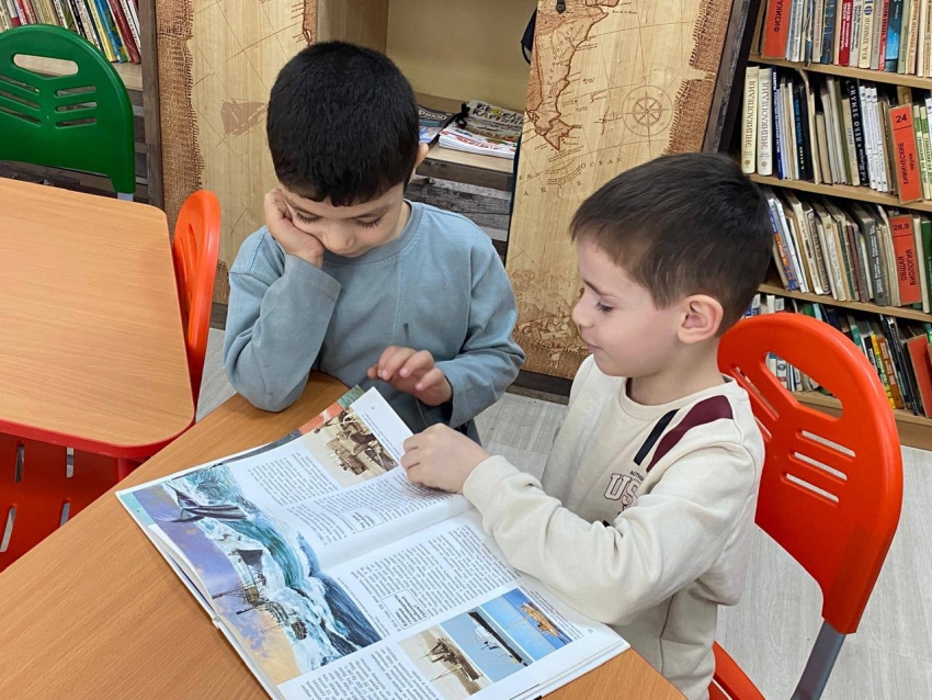 Литературный час в детской библиотеке Хасавюрта