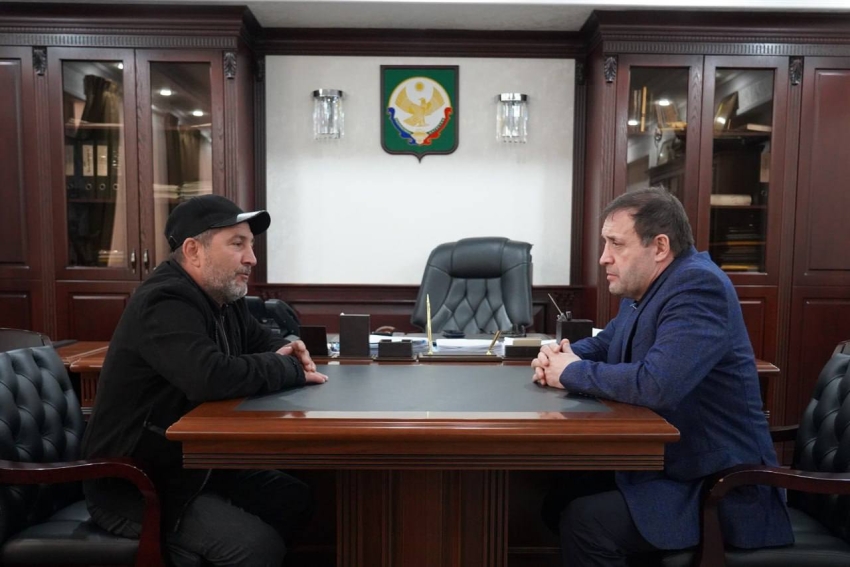 Корголи Корголиев встретился с участником специальной военной операции Галибом Мамедовым