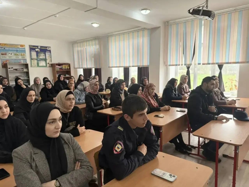 В Хасавюрте состоялась встреча по вопросам профилактики правонарушений и защиты несовершеннолетних