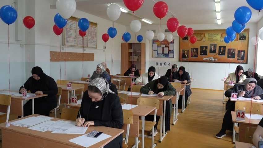 В Хасавюрте состоялась Всероссийская акция «Сдаем вместе. День сдачи ЕГЭ родителями»