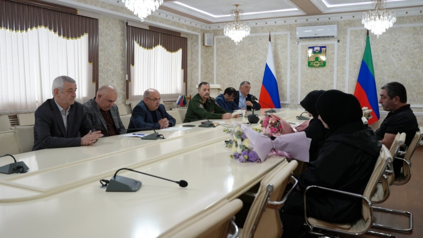 В Хасавюрте передали орден Мужества семье погибшего участника СВО Расула Сайпулаева