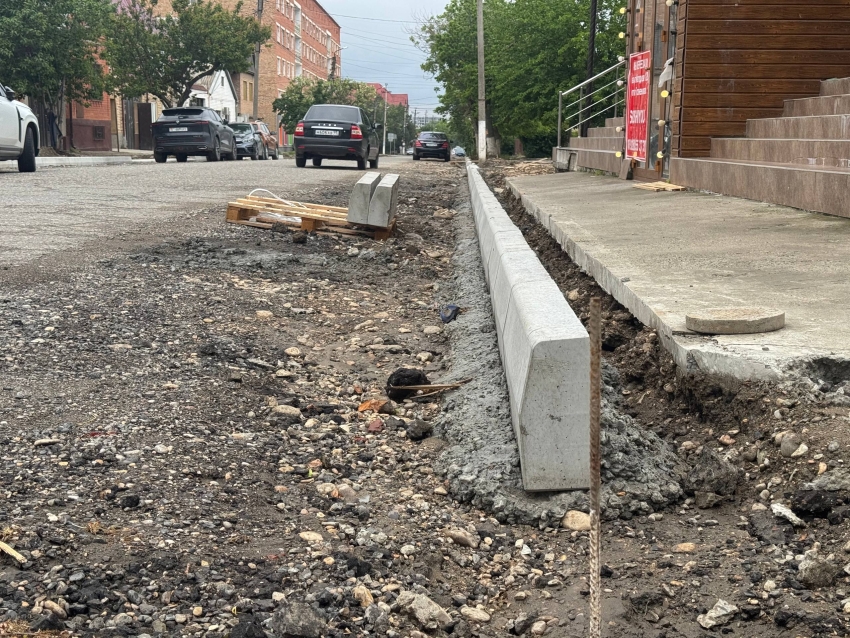 В Хасавюрте продолжается благоустройство улицы Аскерханова