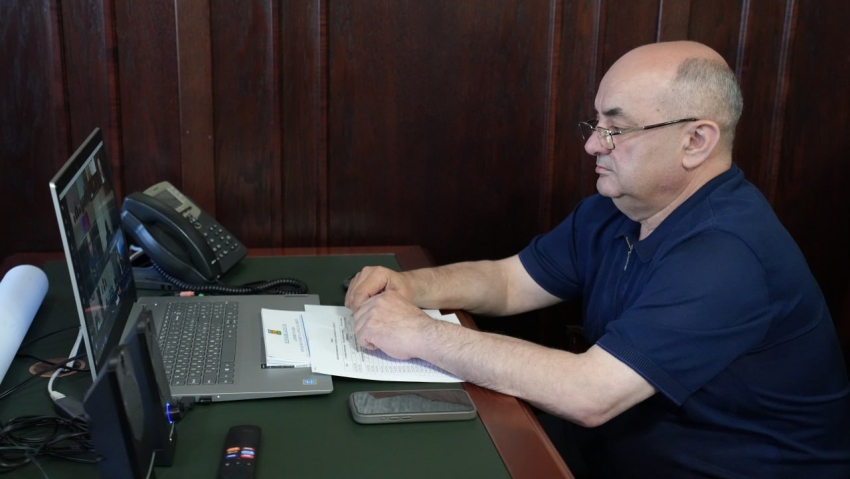 Администрация Хасавюрта приняла участие в совещании по вопросам ликвидации последствий паводков в РД