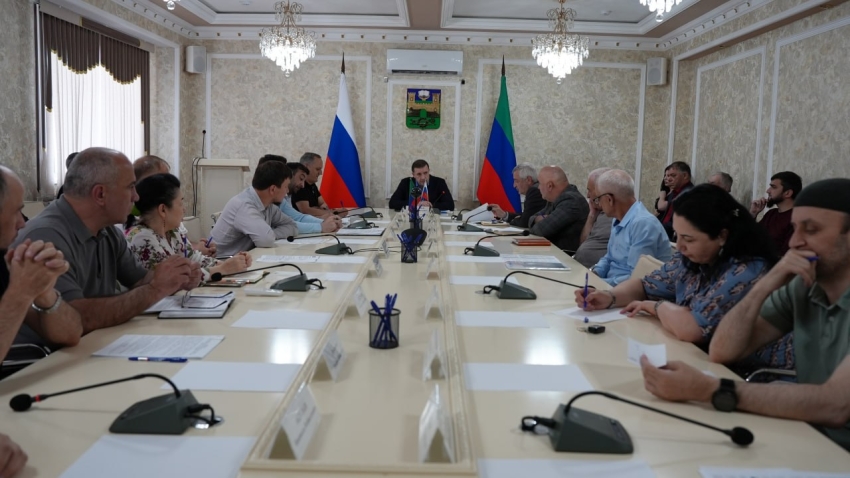 Аппаратное совещание под руководством Корголи Корголиева состоялось в мэрии Хасавюрта