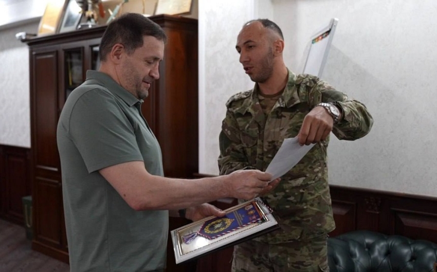 Глава Хасавюрта Корголи Корголиев получил благодарность от командования и бойцов СВО за оказанную поддержку