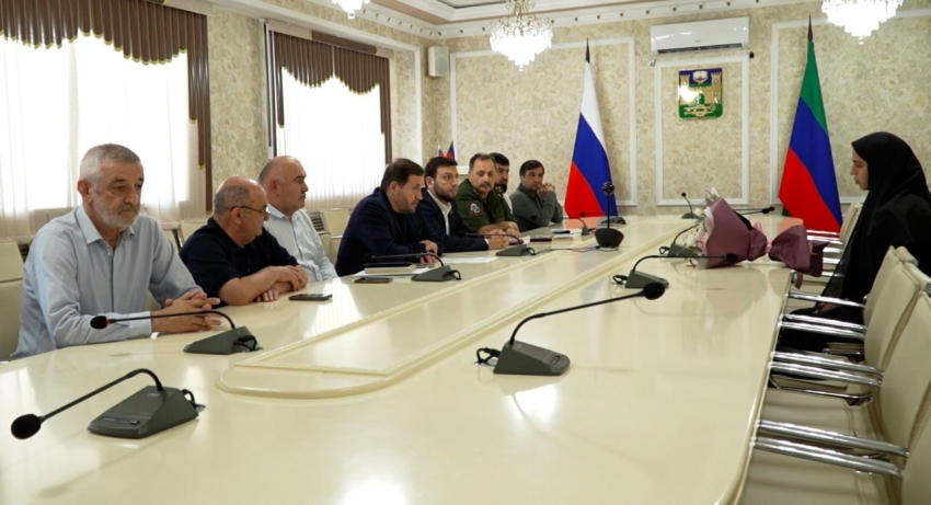 Корголи Корголиев передал медаль Жукова семье погибшего участника СВО Шамиля Шемеева