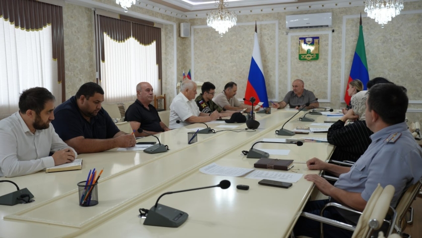 В Хасавюрте состоялось заседание рабочей группы по привлечению граждан к заключению контрактов с ВС РФ