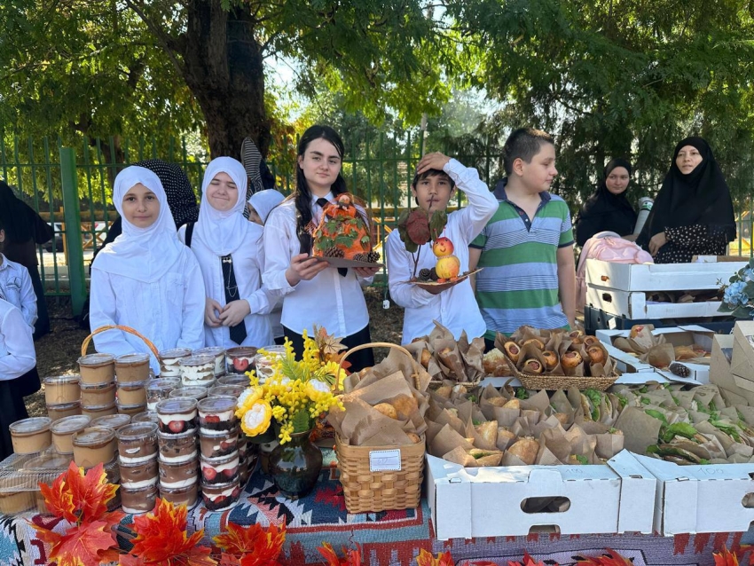 В школах Хасавюрта отметили День единства народов Дагестана