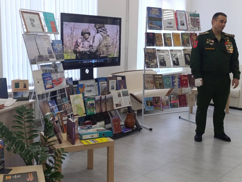 День единства народов Дагестана отметили в библиотеке Хасавюрта