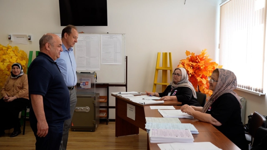 Муслим Телякавов ознакомился с организацией голосования в Хасавюрте