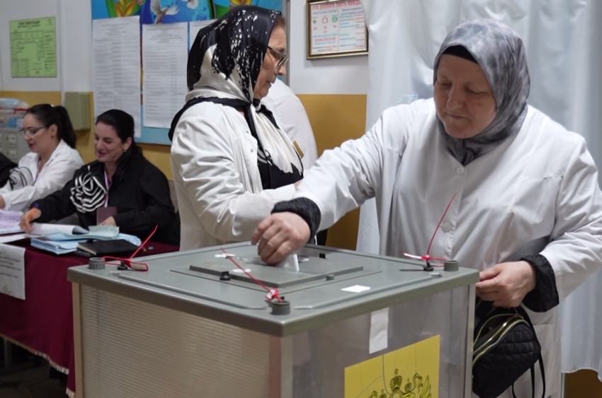 Сотрудники ЦГБ им. Р. П. Аскерханова приняли участие в голосовании