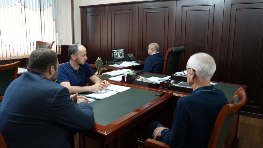 Администрация Хасавюрта приняла участие в заседании Комиссии по противодействию нелегальной занятости населения